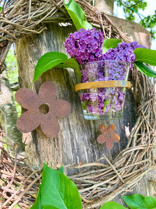 Blume zum Einschrauben an Rickelpfahl, Zaun, Weinkiste & Co.