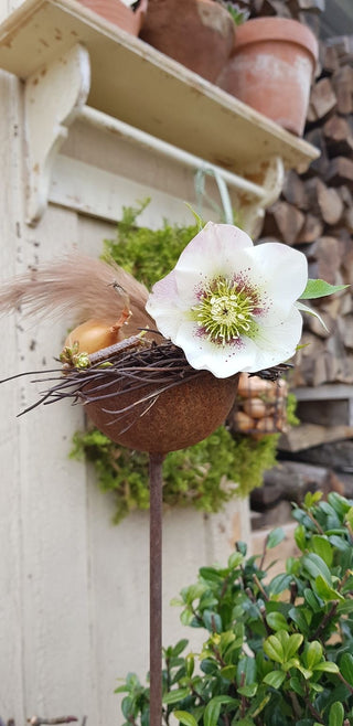 Schälchen mit Kerzenglas / Vase als Gartenstecker