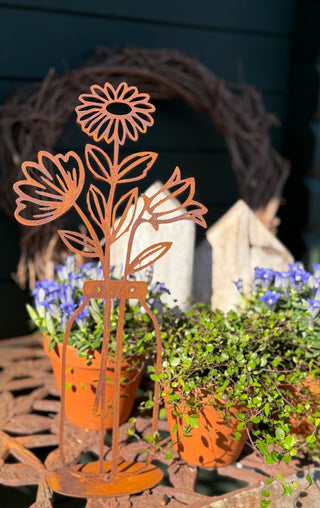Blumenvase 'Frühling' auf Bodenplatte