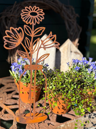 Blumenvase 'Frühling' auf Bodenplatte