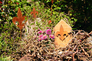 Fleur de Lys zum Einschrauben -verschiedene Größen-